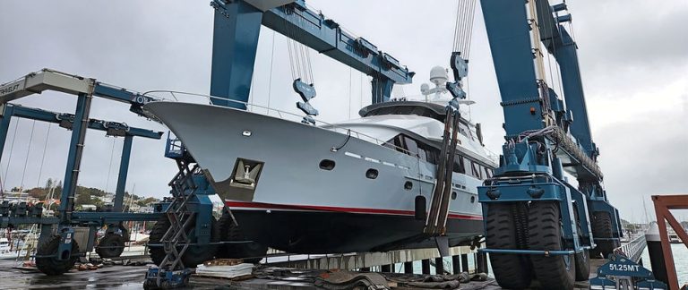 30m Luxury Motor Yacht – Full AV/IT Upgrade